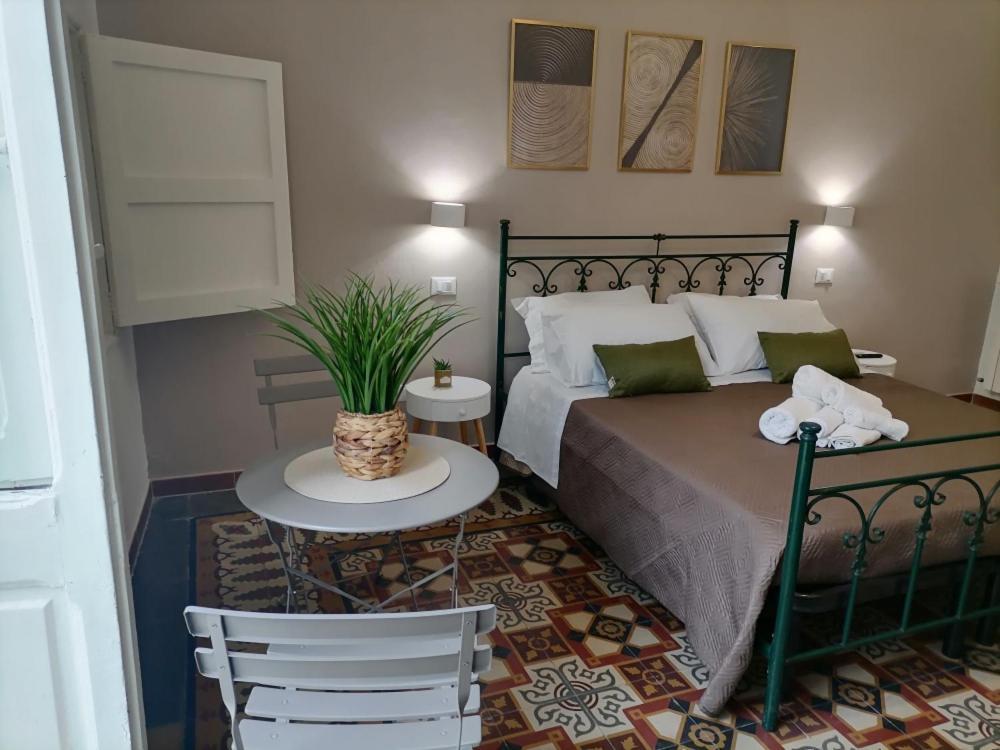 Hotel Aremu Lecce Esterno foto